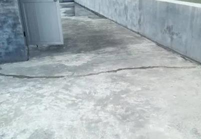 清河门楼顶漏水维修公司分享下如何解决卫生间隐蔽部位漏水的问题?