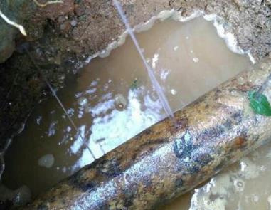 清河门楼顶渗水维修公司分享下地暖漏水的原因及检测方法。